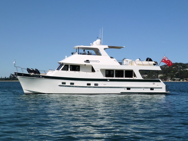 Outer Reef 630 MY Open