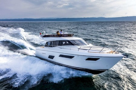 Ferretti 450