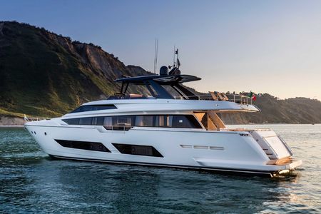 Ferretti 850