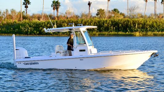 Everglades 253 CC